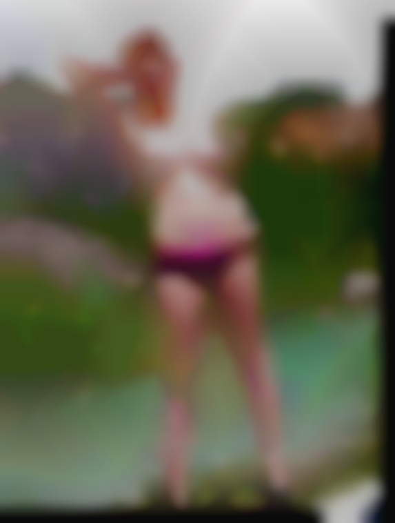 Pthotos of womdn girl on lbeach near Johnstown!